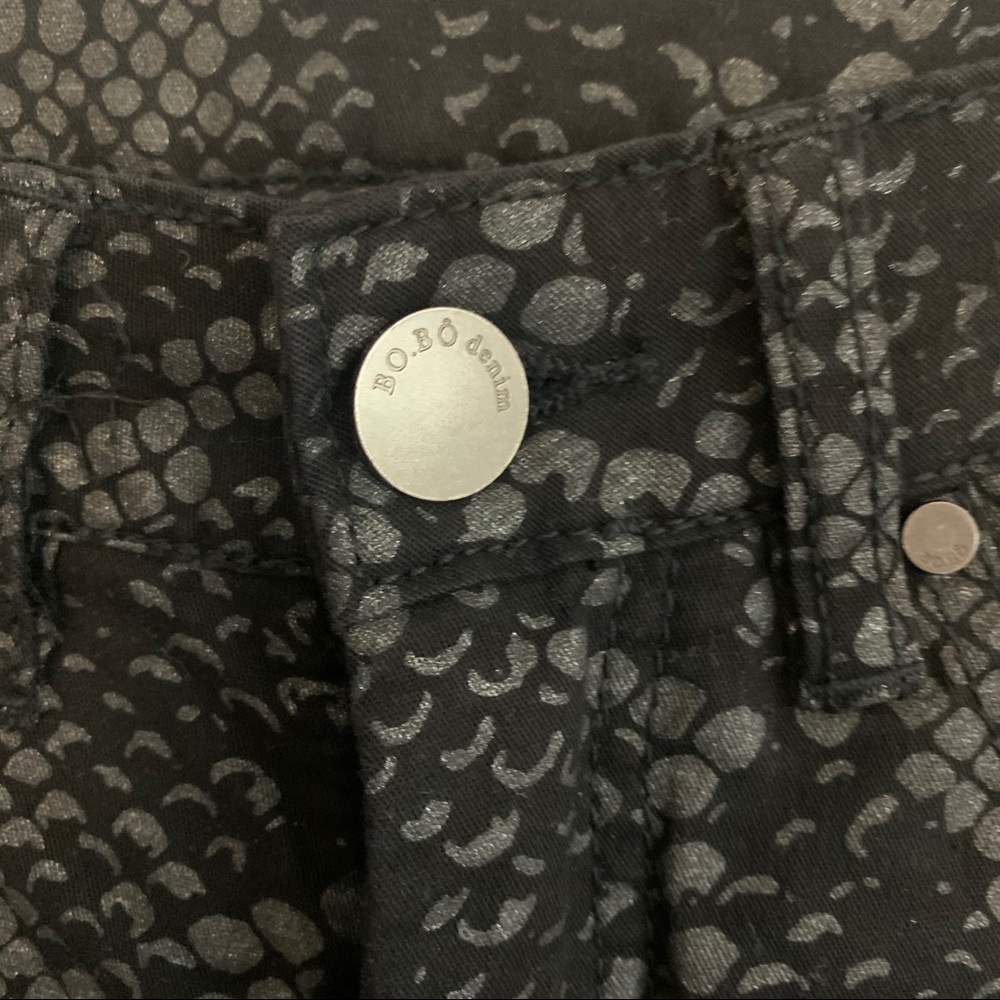 Snake Print Jeans (bohême denim) Snake Print Jeans - Picture 3 of 11